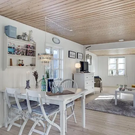 Stunning In With 2 Bedrooms Nyaraló *
