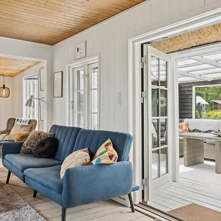 Stunning In With 2 Bedrooms Nyaraló *