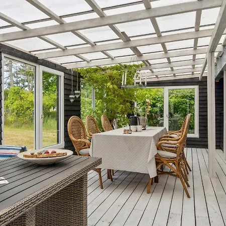 Stunning In With 2 Bedrooms Nyaraló *